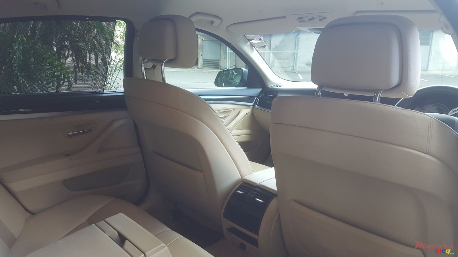 2012' BMW 520 photo #7