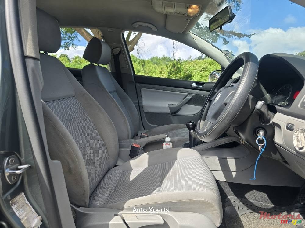 2006' Volkswagen Golf photo #6