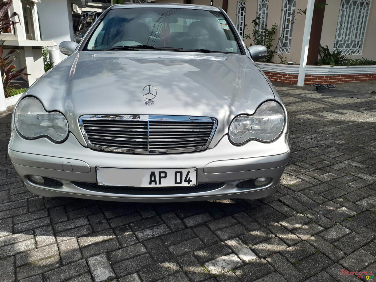 2004' Mercedes-Benz C-Class photo #1