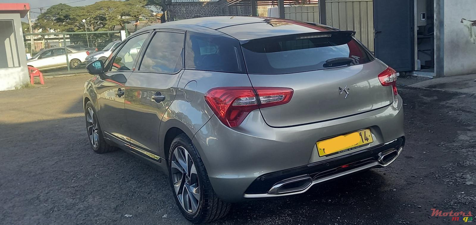 2014' Citroen DS5 photo #3