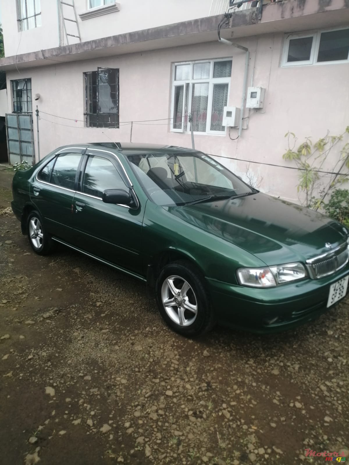 1998' Nissan Sunny photo #2
