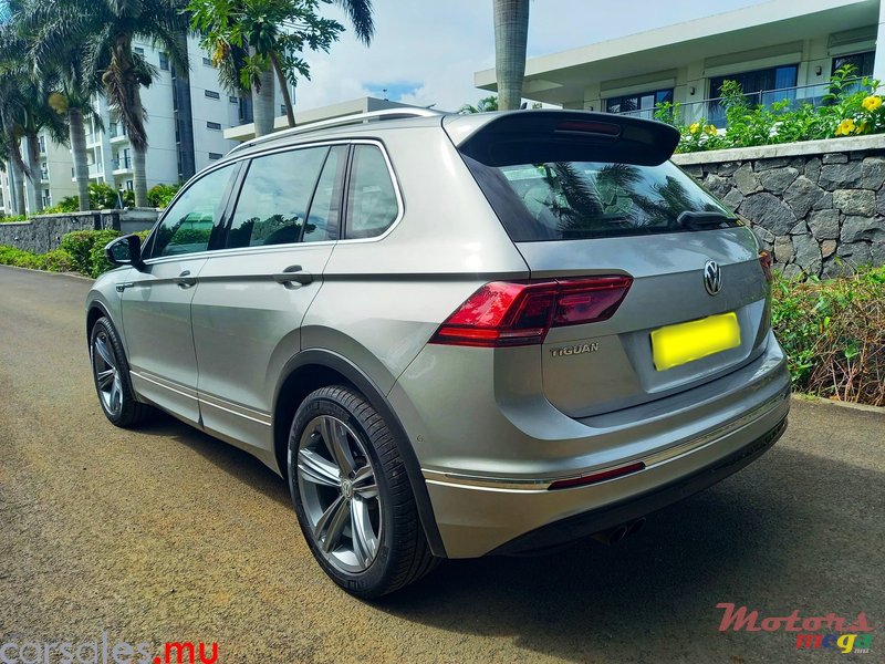 2019' Volkswagen Tiguan R-Line 1.4 photo #3