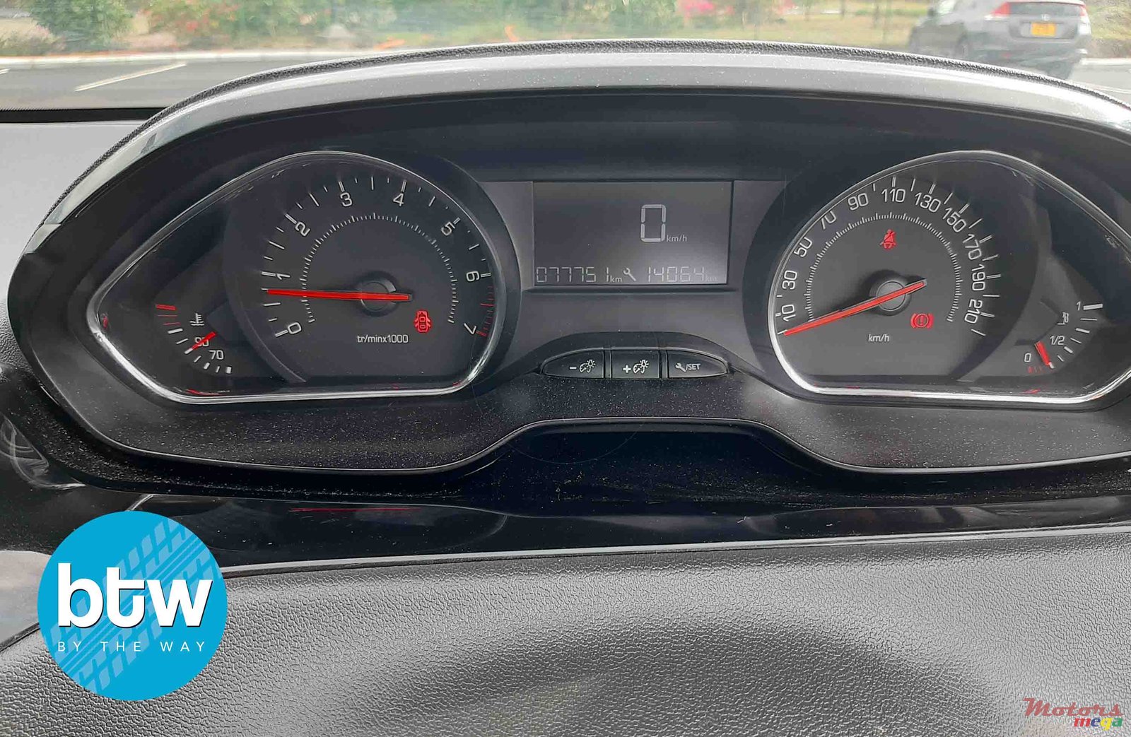 2013' Peugeot 208 photo #7