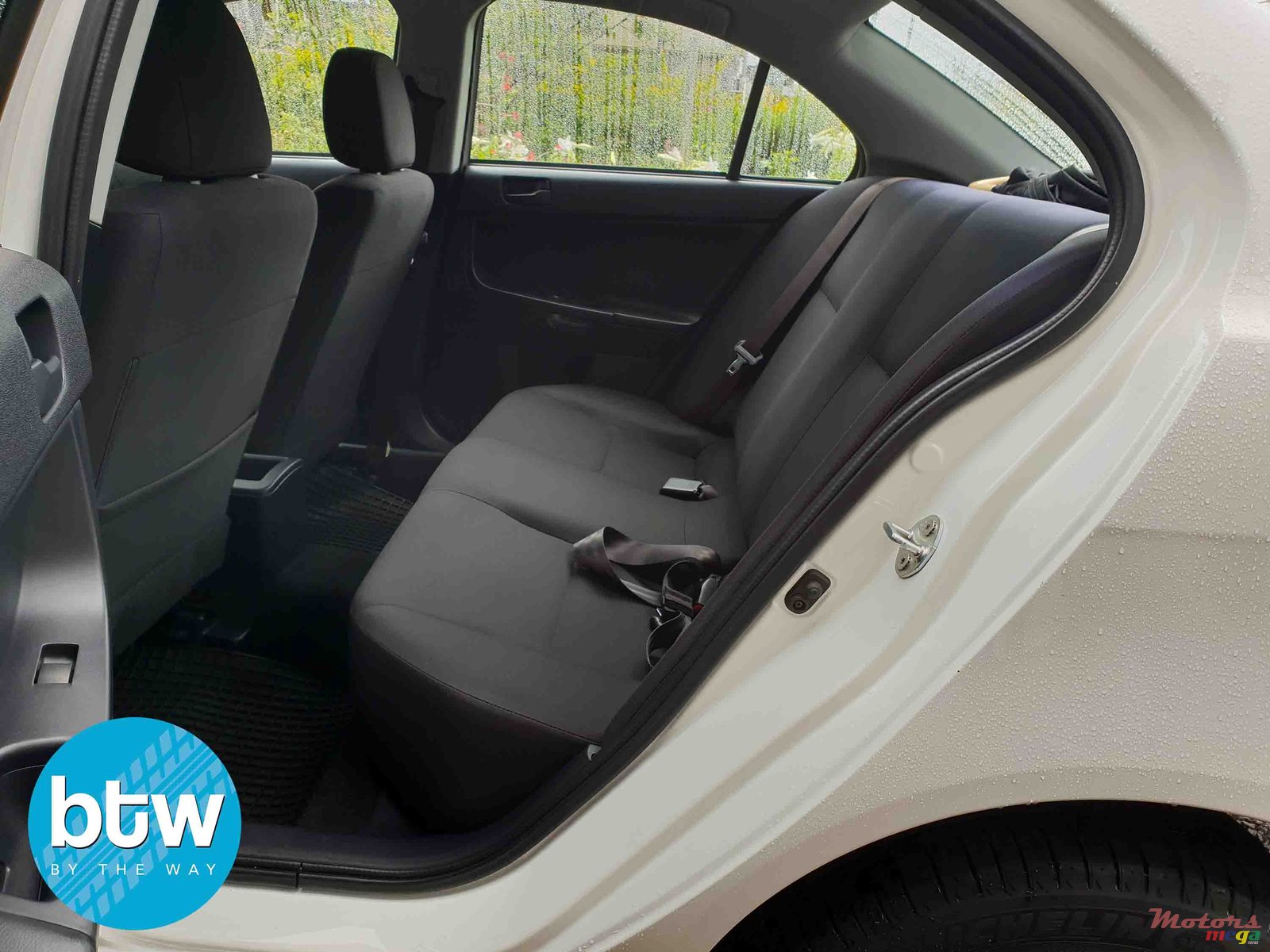 2016' Mitsubishi Lancer Ex photo #4