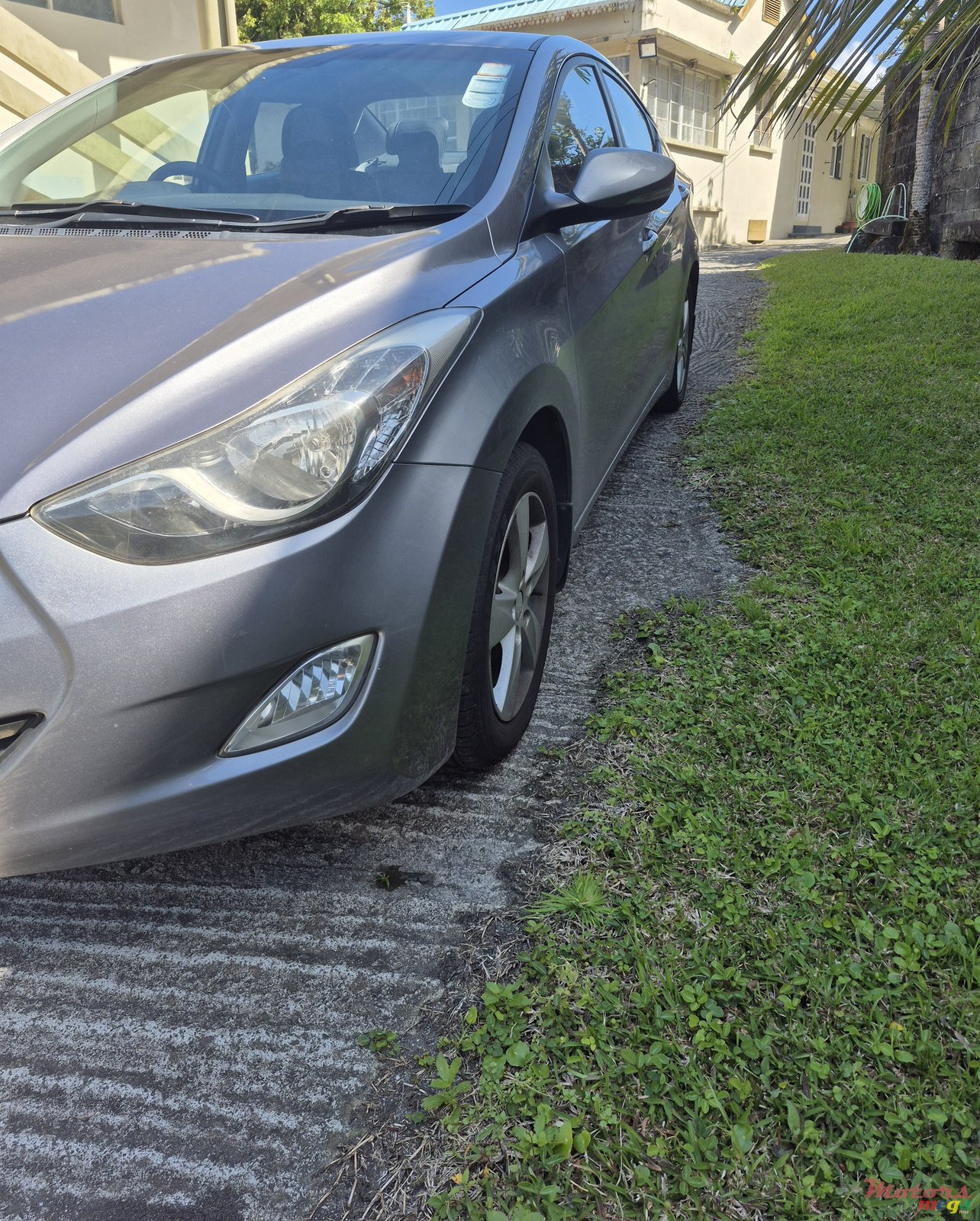 2012' Hyundai Elantra photo #2