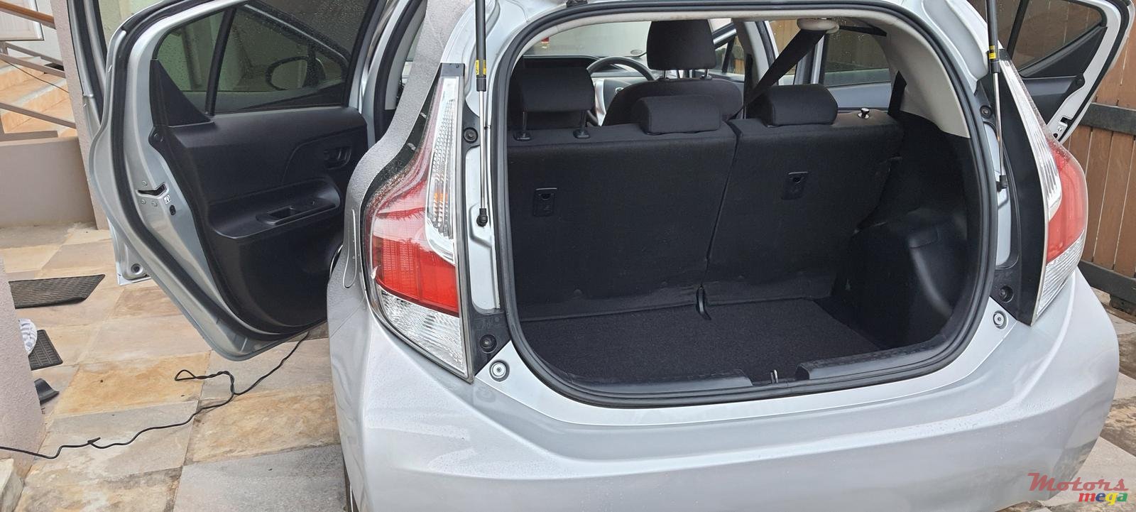 2015' Toyota Aqua photo #7