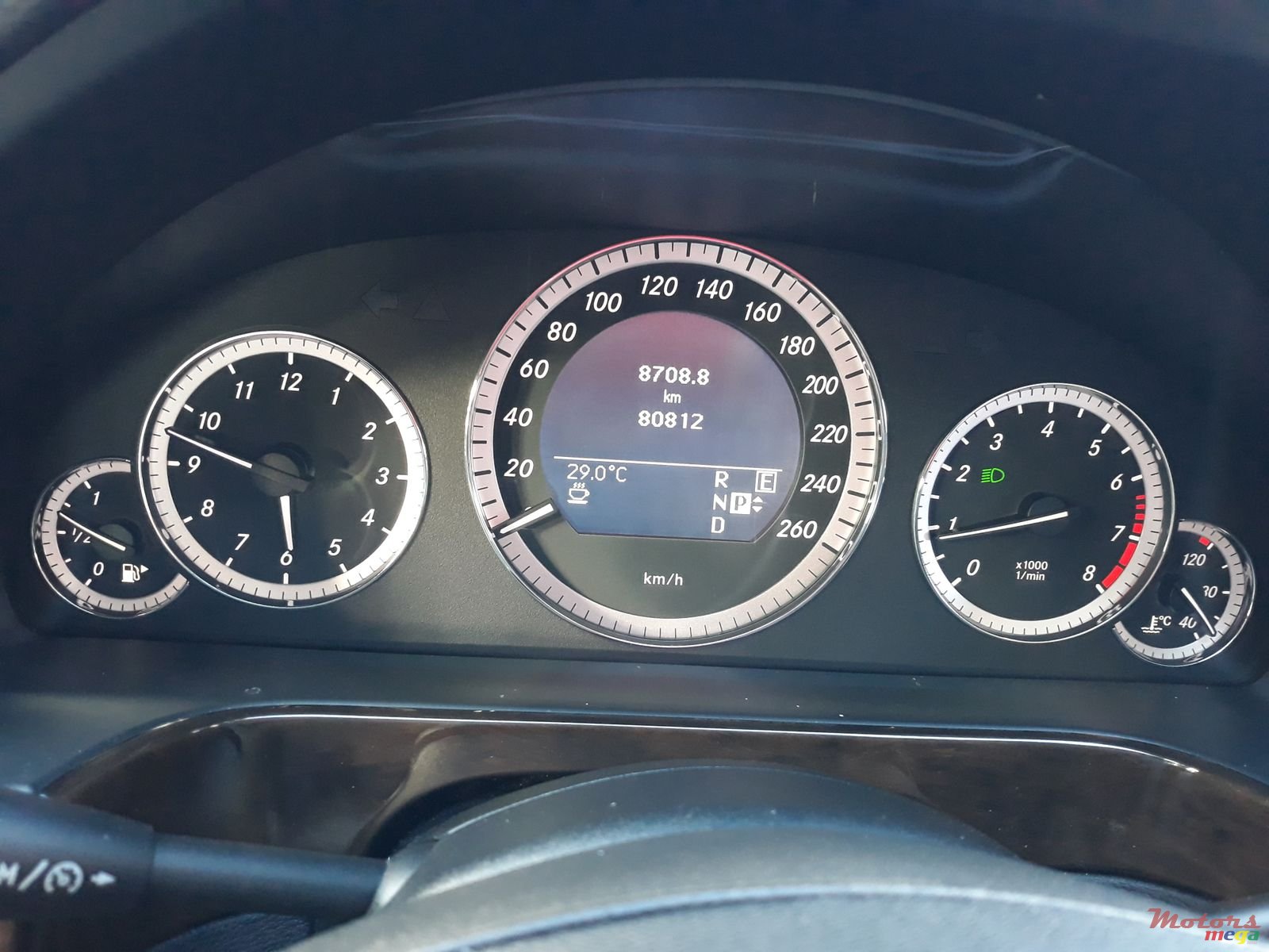 2011' Mercedes-Benz E-Class E250 photo #4