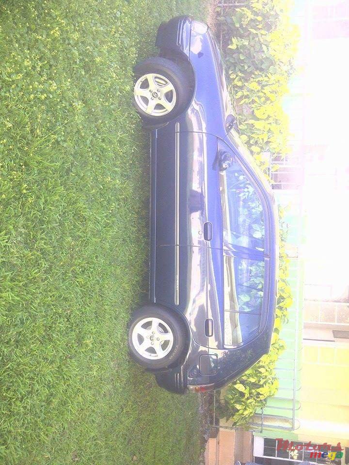 1998' Toyota Starlet photo #1