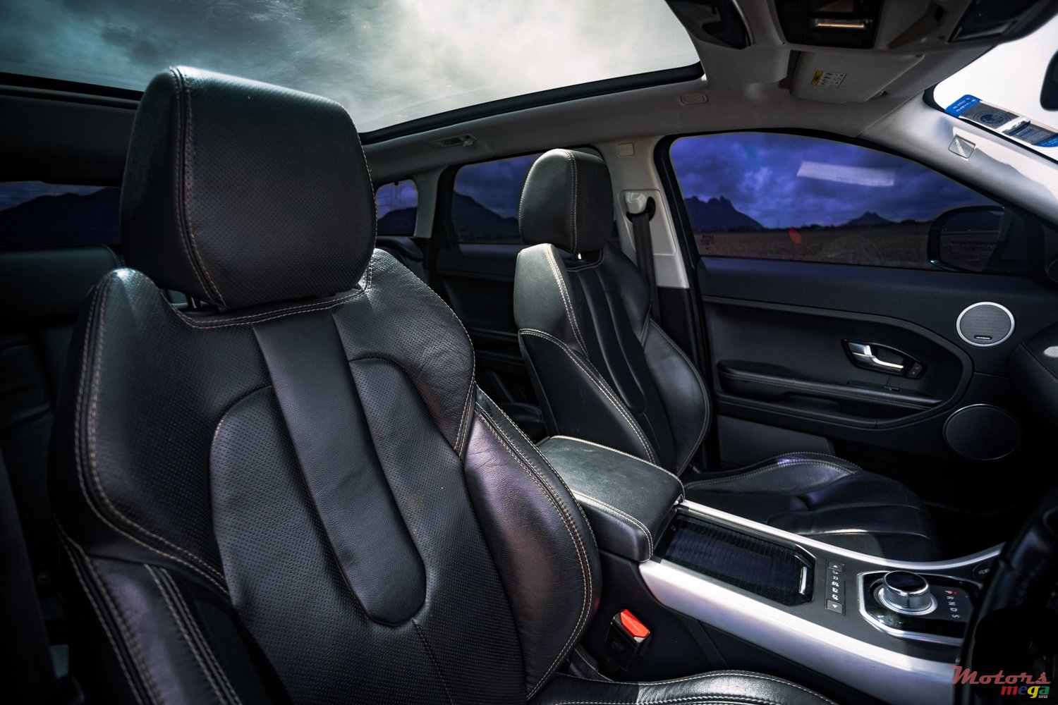 2012' Land Rover Range Rover Evoque photo #6