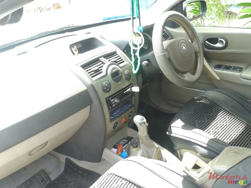 2006' Renault Megane MP3+USB+AUX photo #4