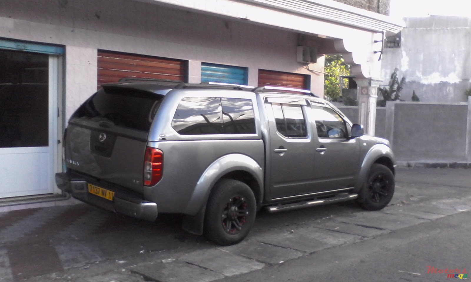 2011' Nissan Navara photo #3