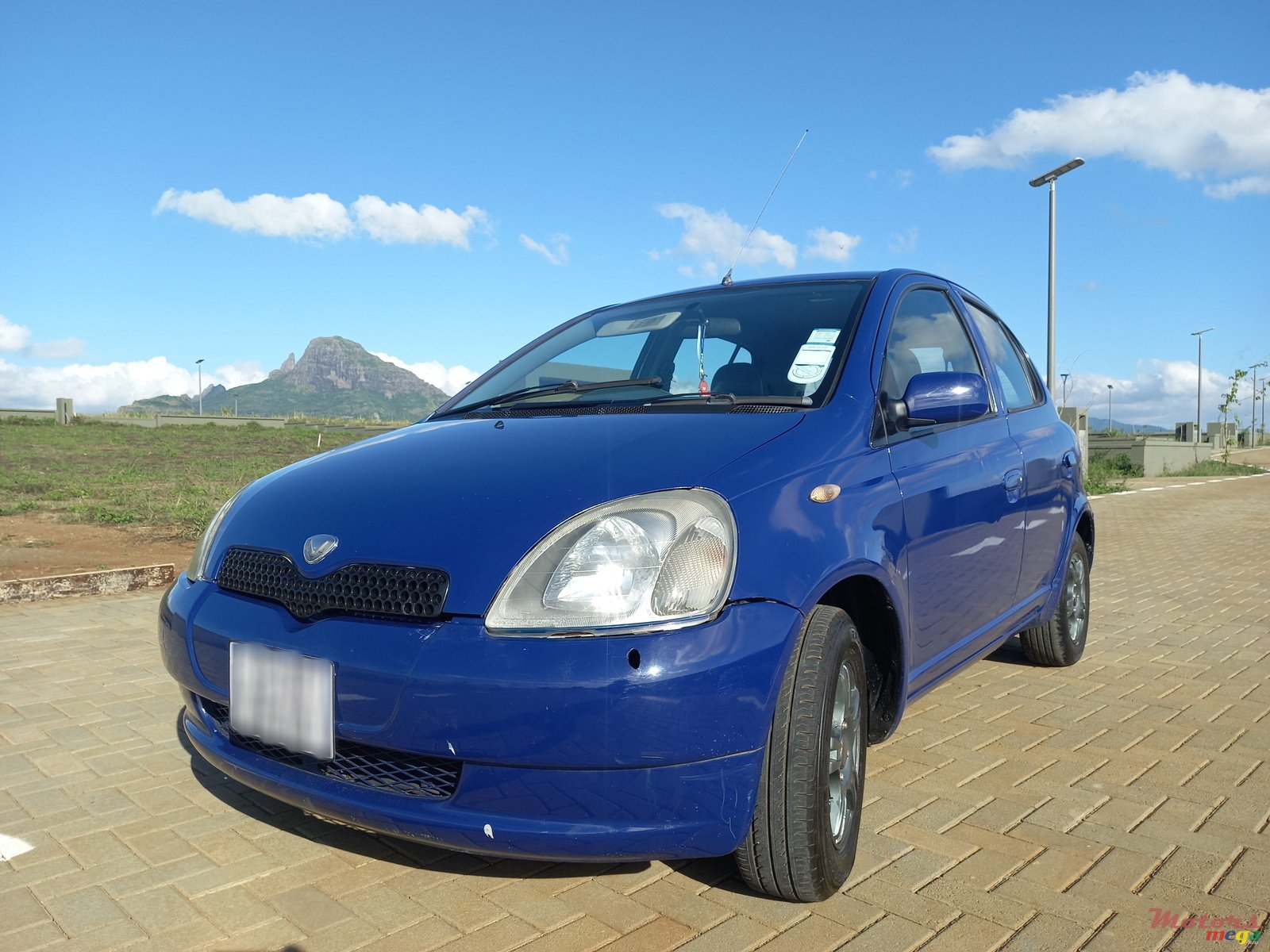2000' Toyota Vitz photo #1
