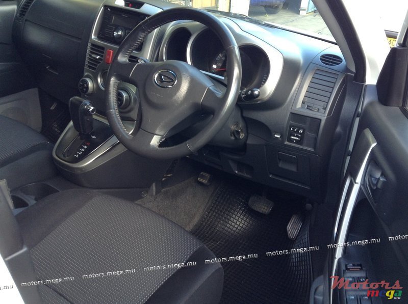 2006' Toyota Rush photo #4