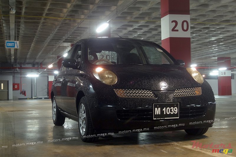 2003' Nissan Original photo #1