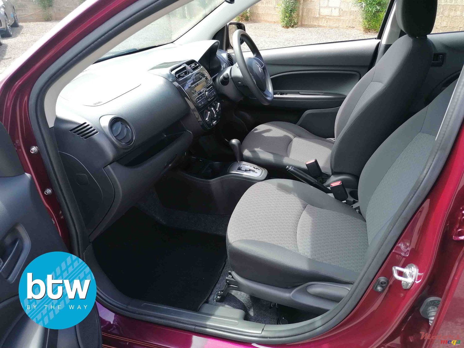 2020' Mitsubishi Mirage photo #4