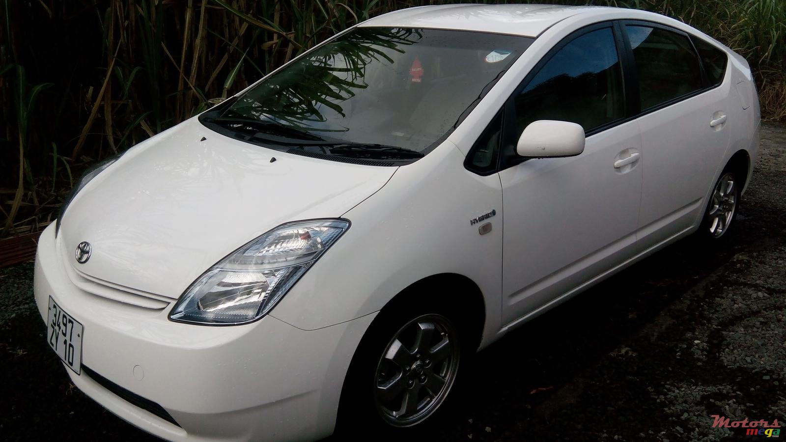 2010' Toyota Prius photo #1