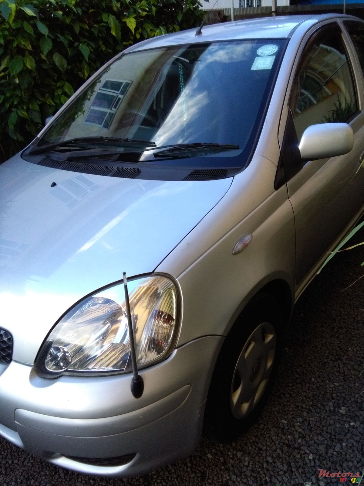 2002' Toyota Vitz photo #7