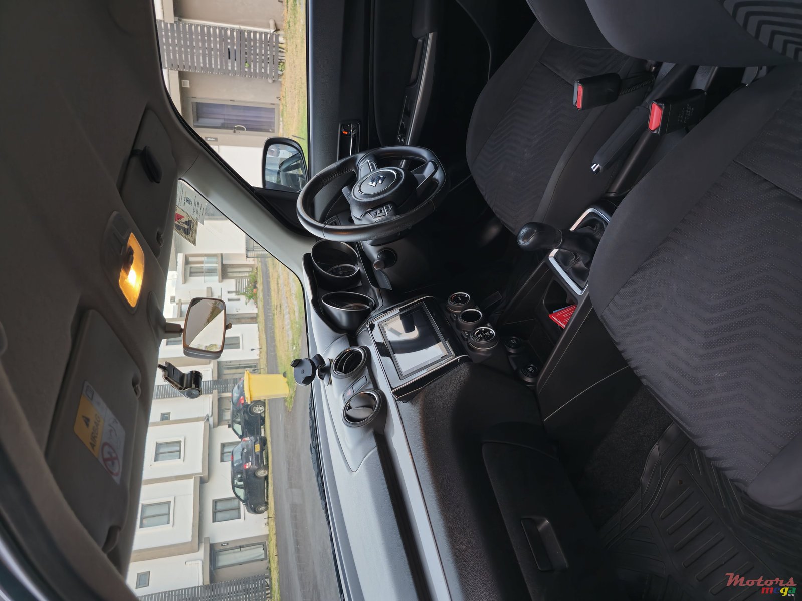 2020' Suzuki Swift photo #5