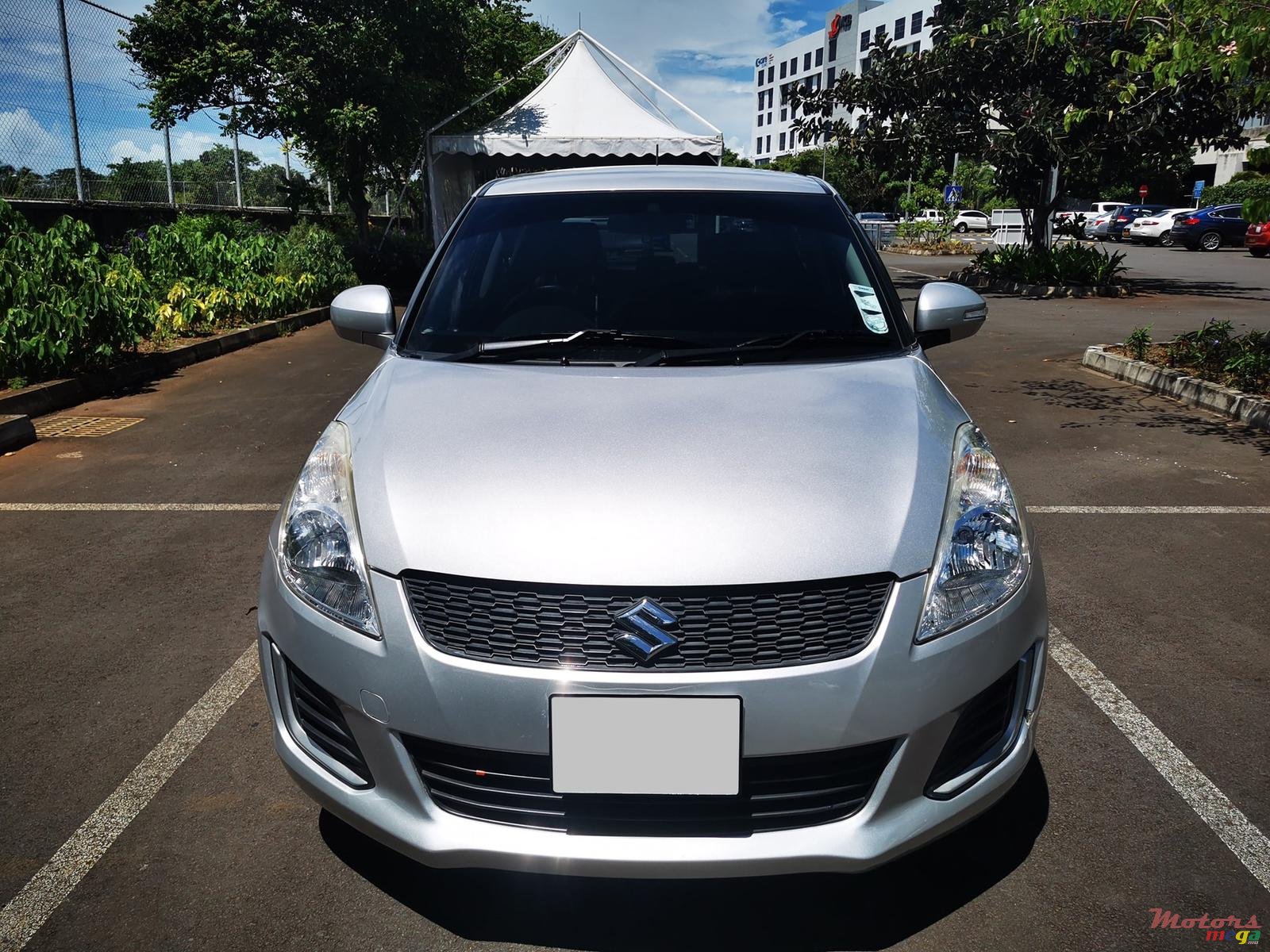2015' Suzuki Swift photo #1