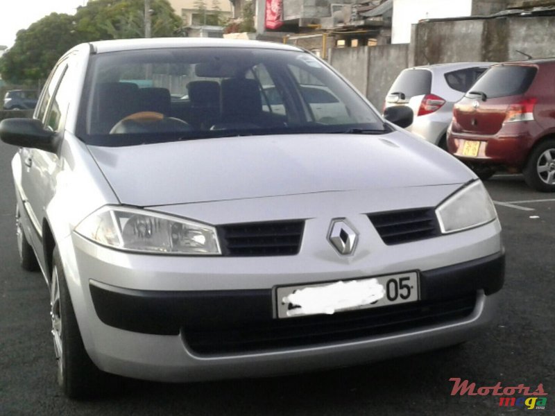 2005' Renault Megane photo #1