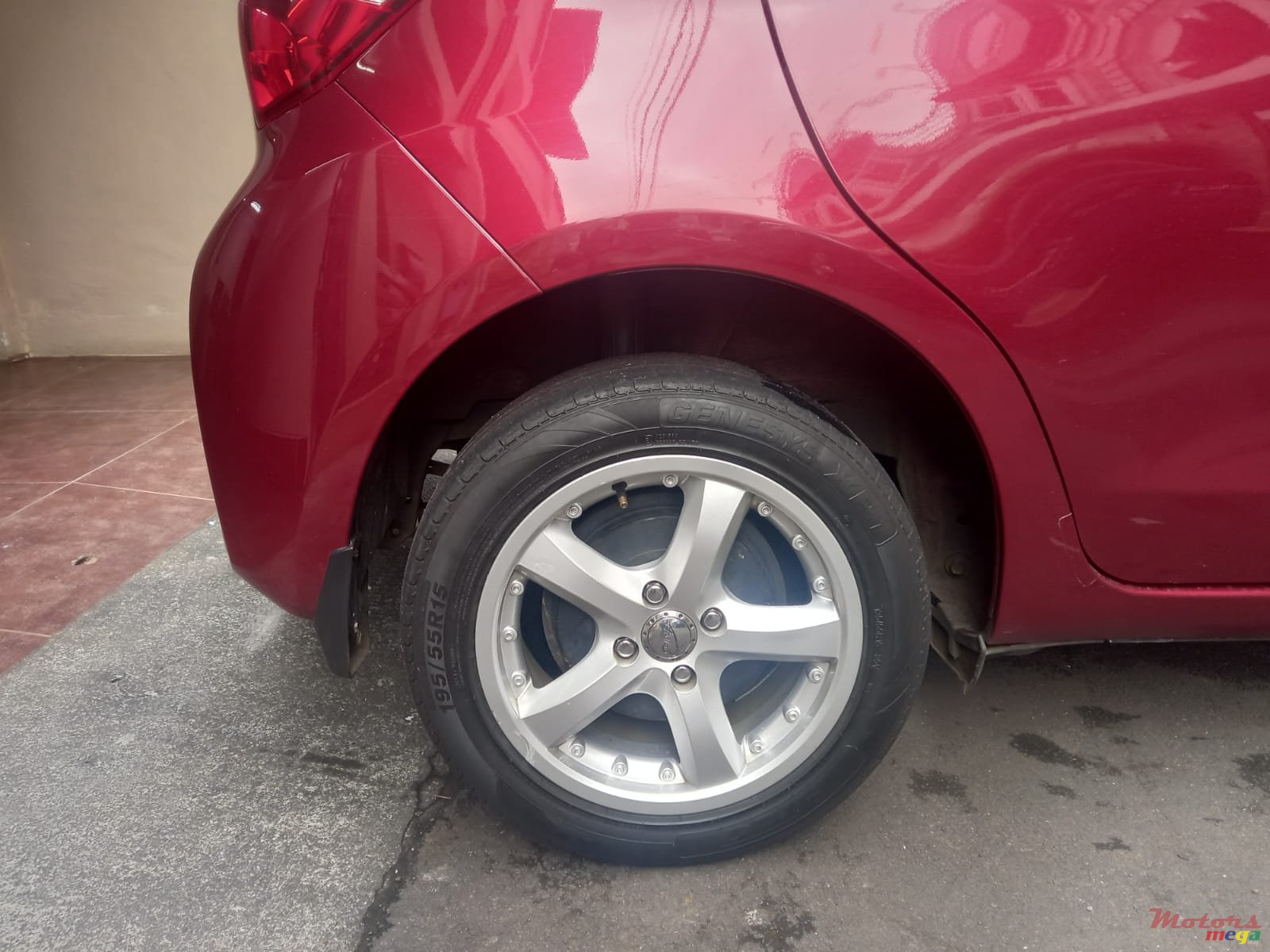 2017' Toyota Vitz Jewela photo #7