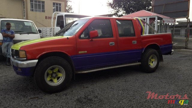 1990' Isuzu 4x4 photo #1
