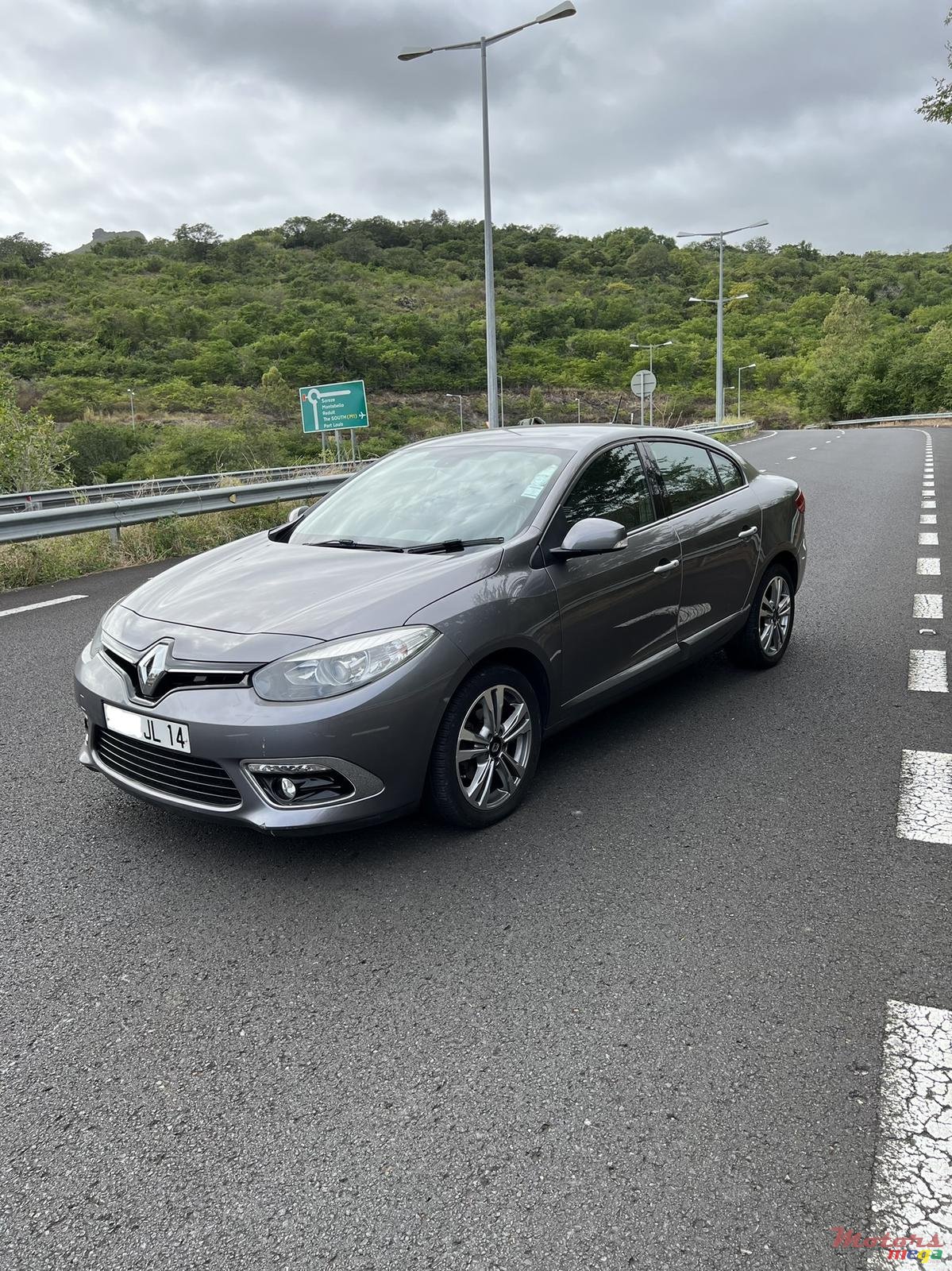2014' Renault Fluence photo #2