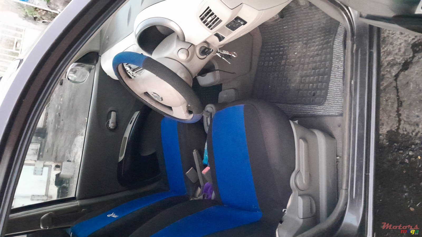 2003' Nissan March 2003 photo #7