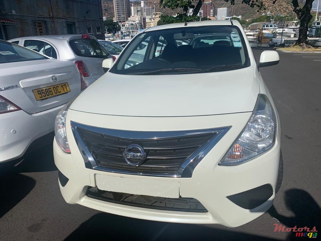 2016' Nissan Almera photo #1