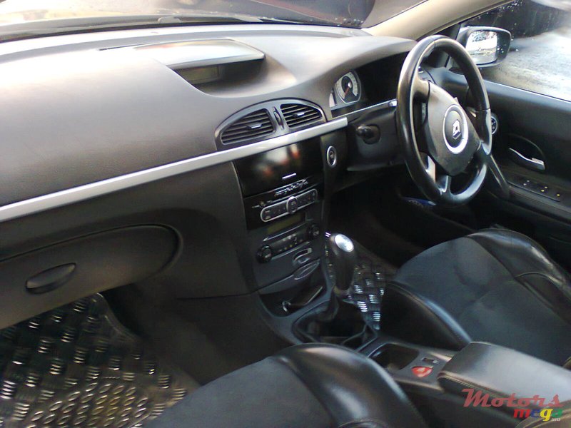 2008' Renault Laguna hatchback photo #5