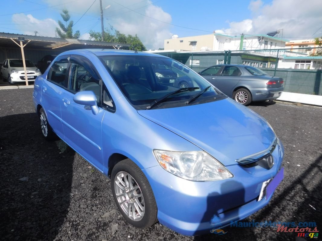 2004' Honda City photo #1