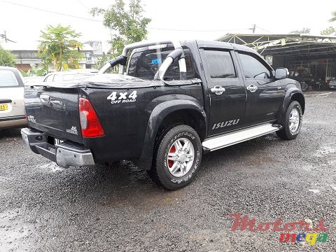 2010' Isuzu D-Max photo #6