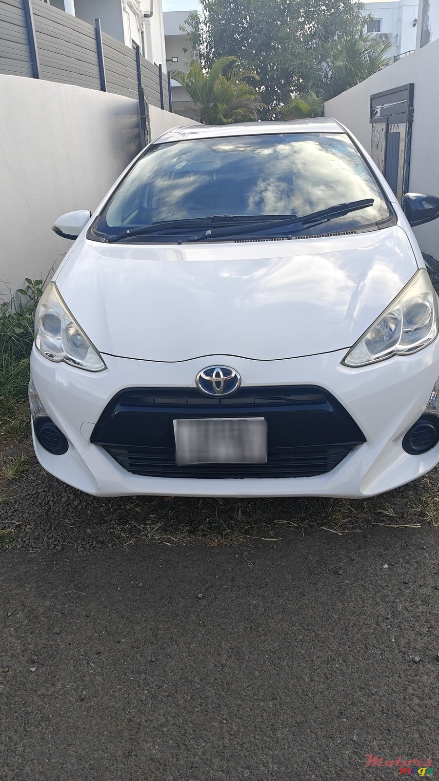 2015' Toyota Aqua photo #1