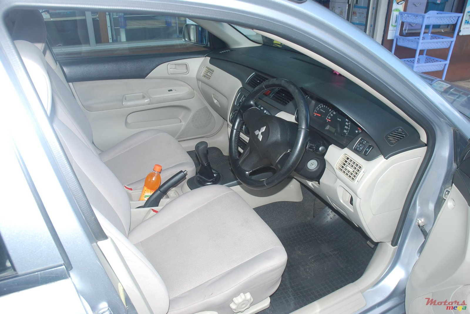 2009' Mitsubishi Lancer photo #3