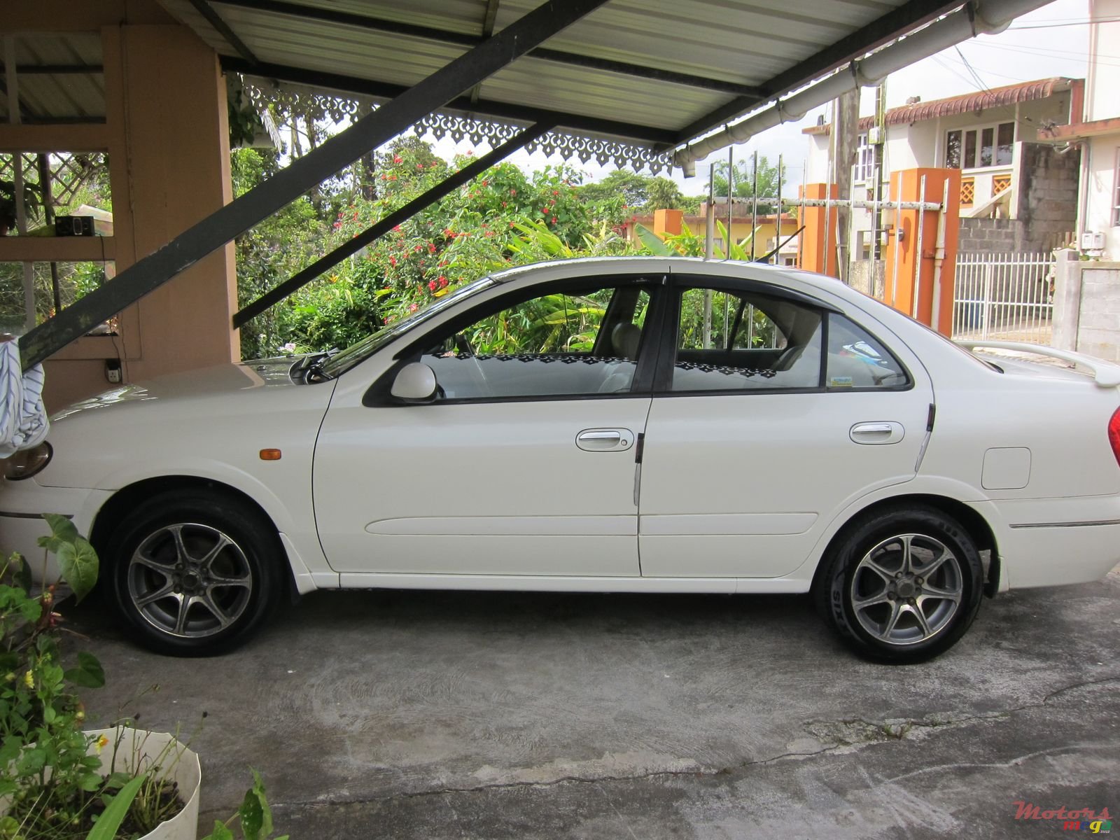 2004' Nissan Sunny photo #5