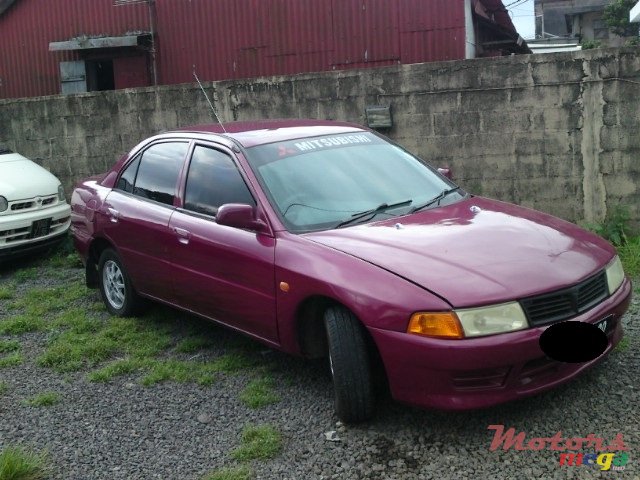 2000' Mitsubishi Lancer photo #1