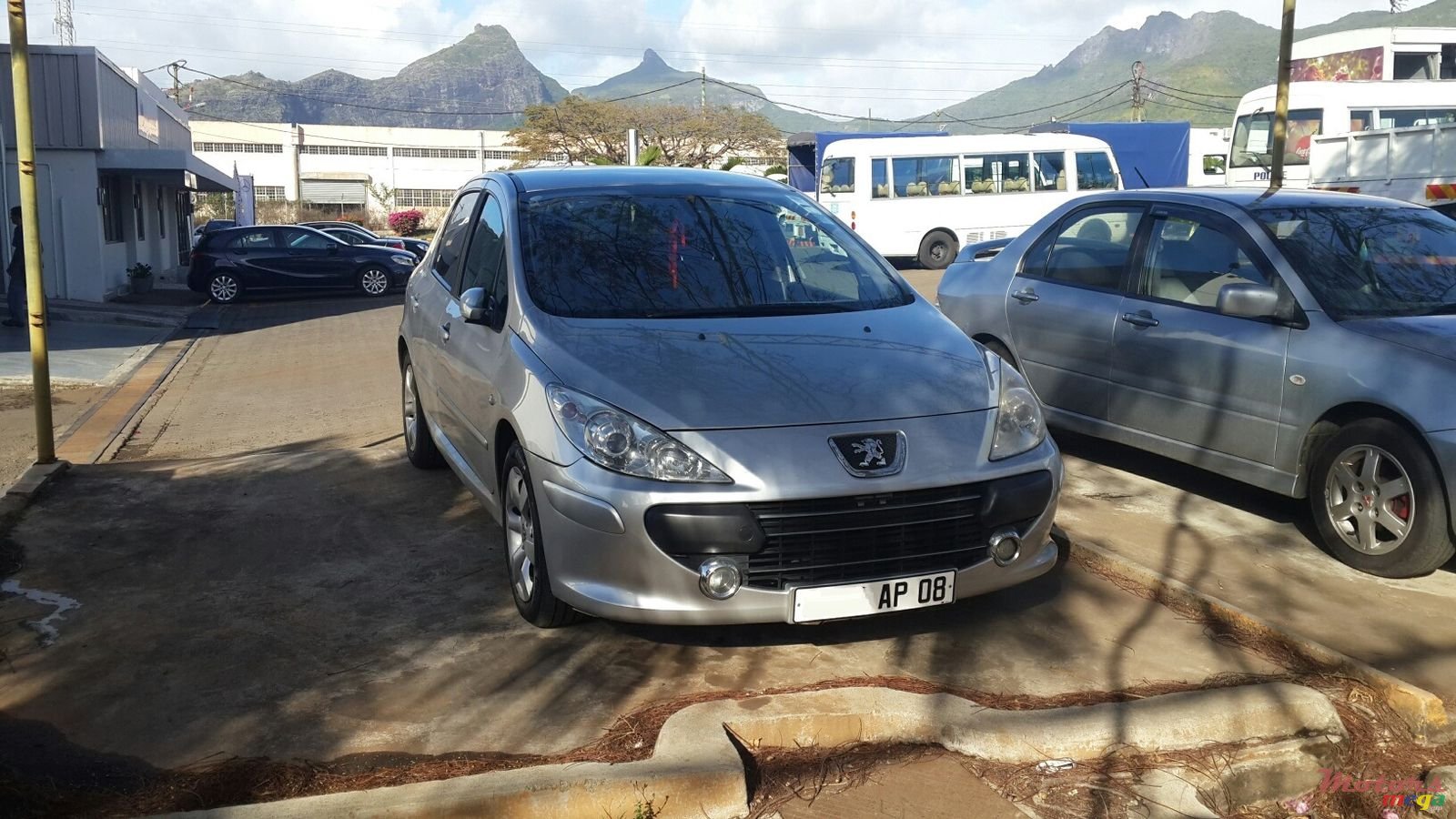 2008' Peugeot 307 Oxygo photo #1