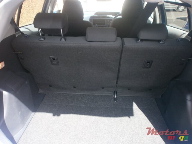 2013' Toyota Prius Plug-in AQUA photo #3