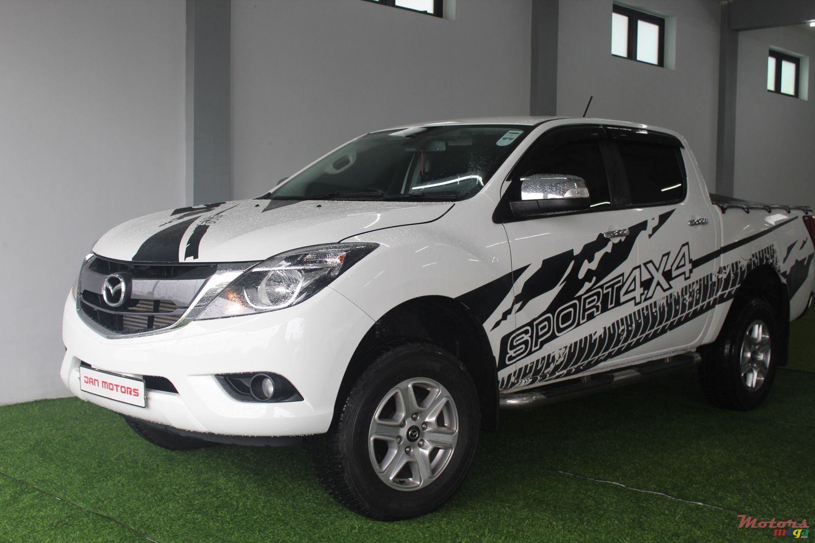 2019' Mazda BT-50 4X4 SPORT LOOK photo #3