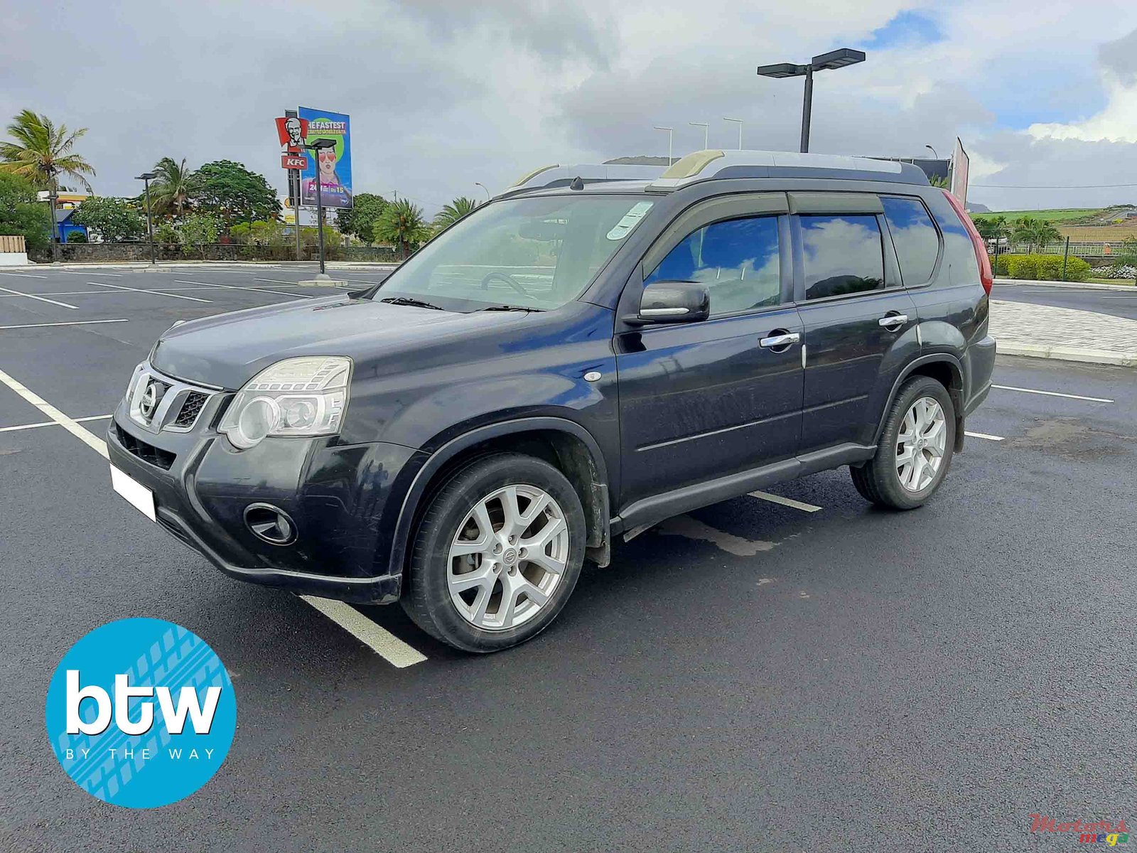 2011' Nissan X-Trail photo #2