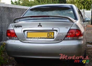 2004' Mitsubishi Lancer photo #4