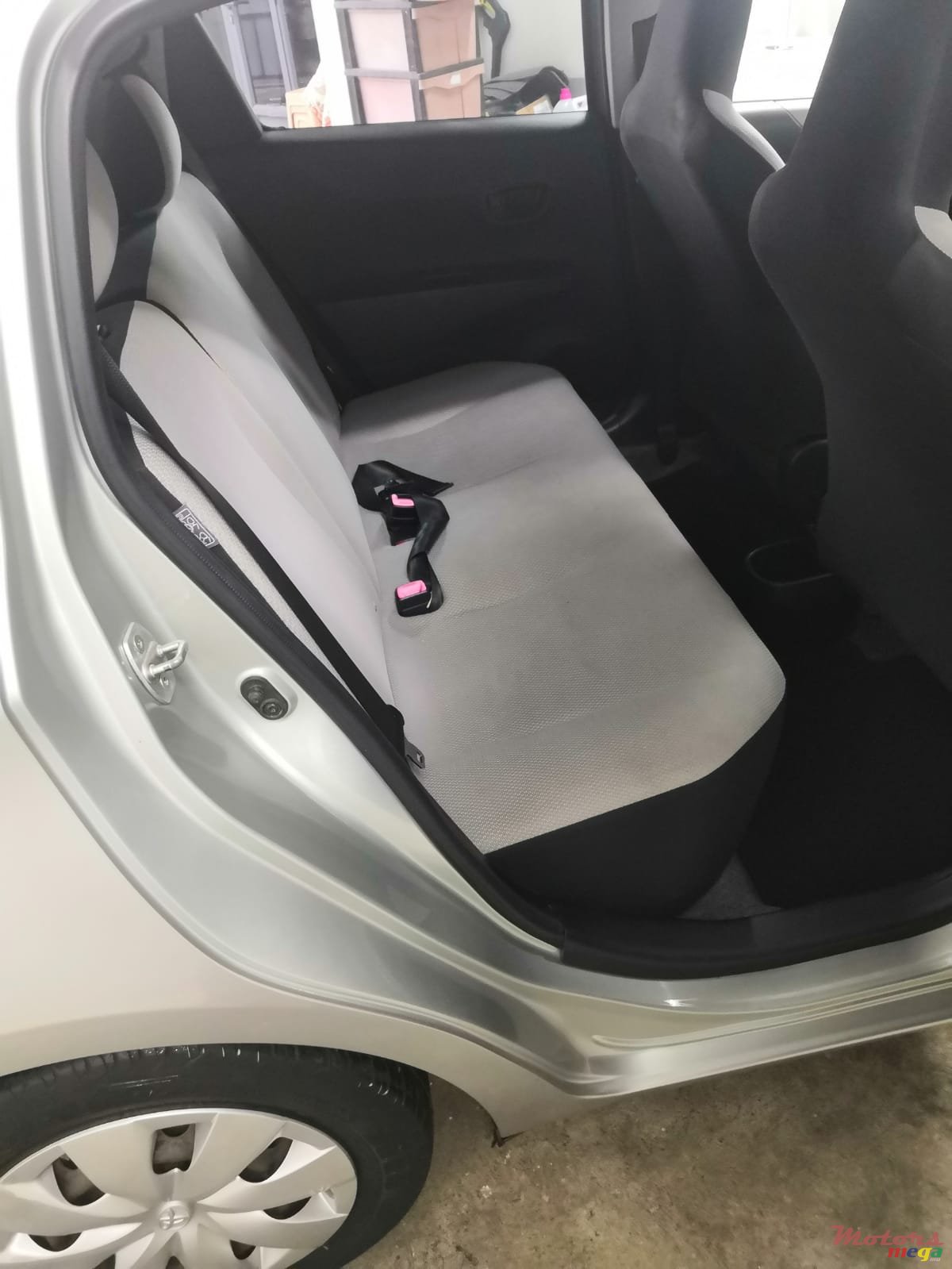 2011' Toyota Vitz 1320cc photo #4