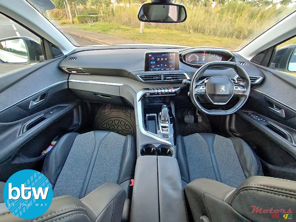 2018' Peugeot 3008 photo #7
