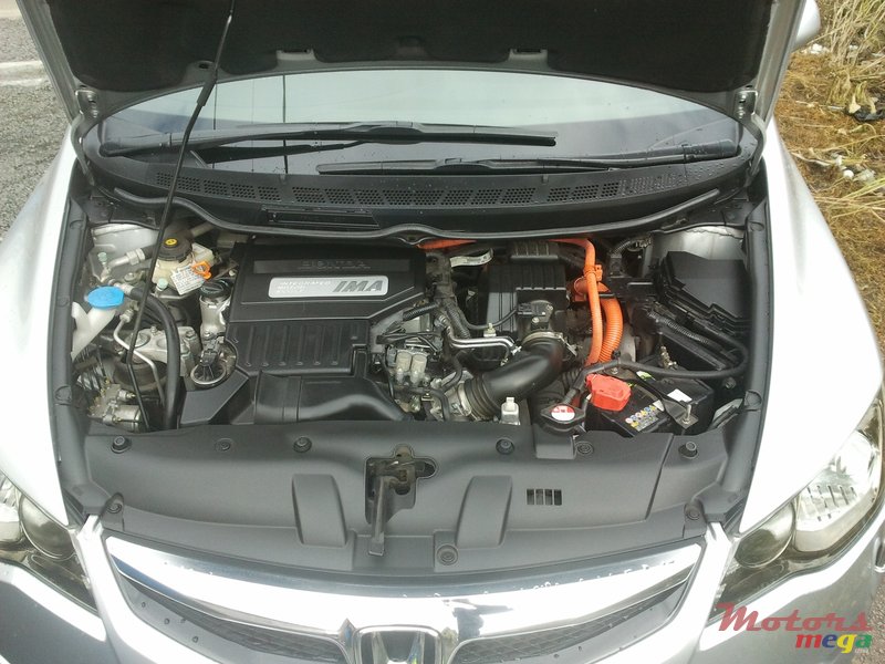 2011' Honda Civic Hybrid photo #2