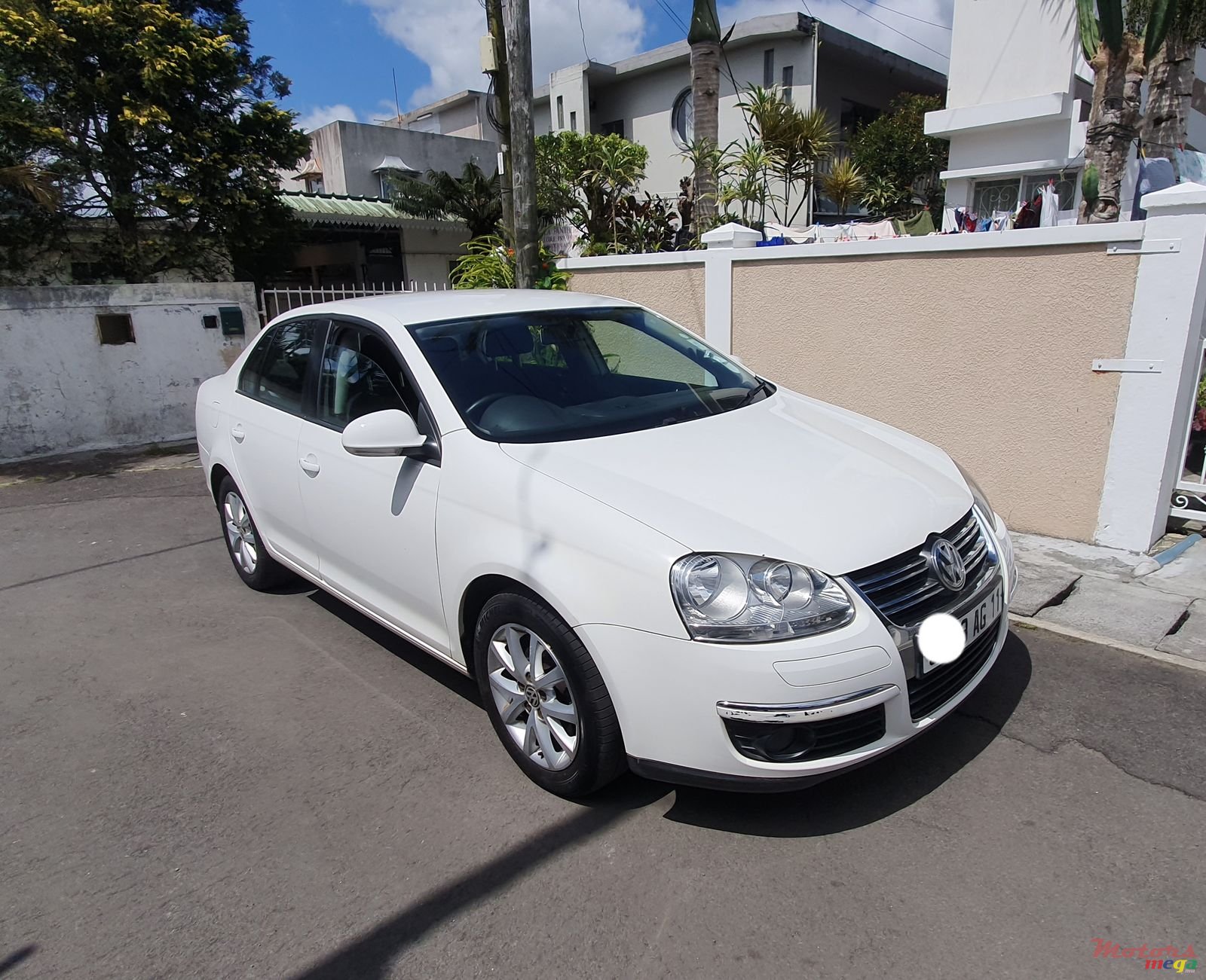 2011' Volkswagen Jetta photo #2
