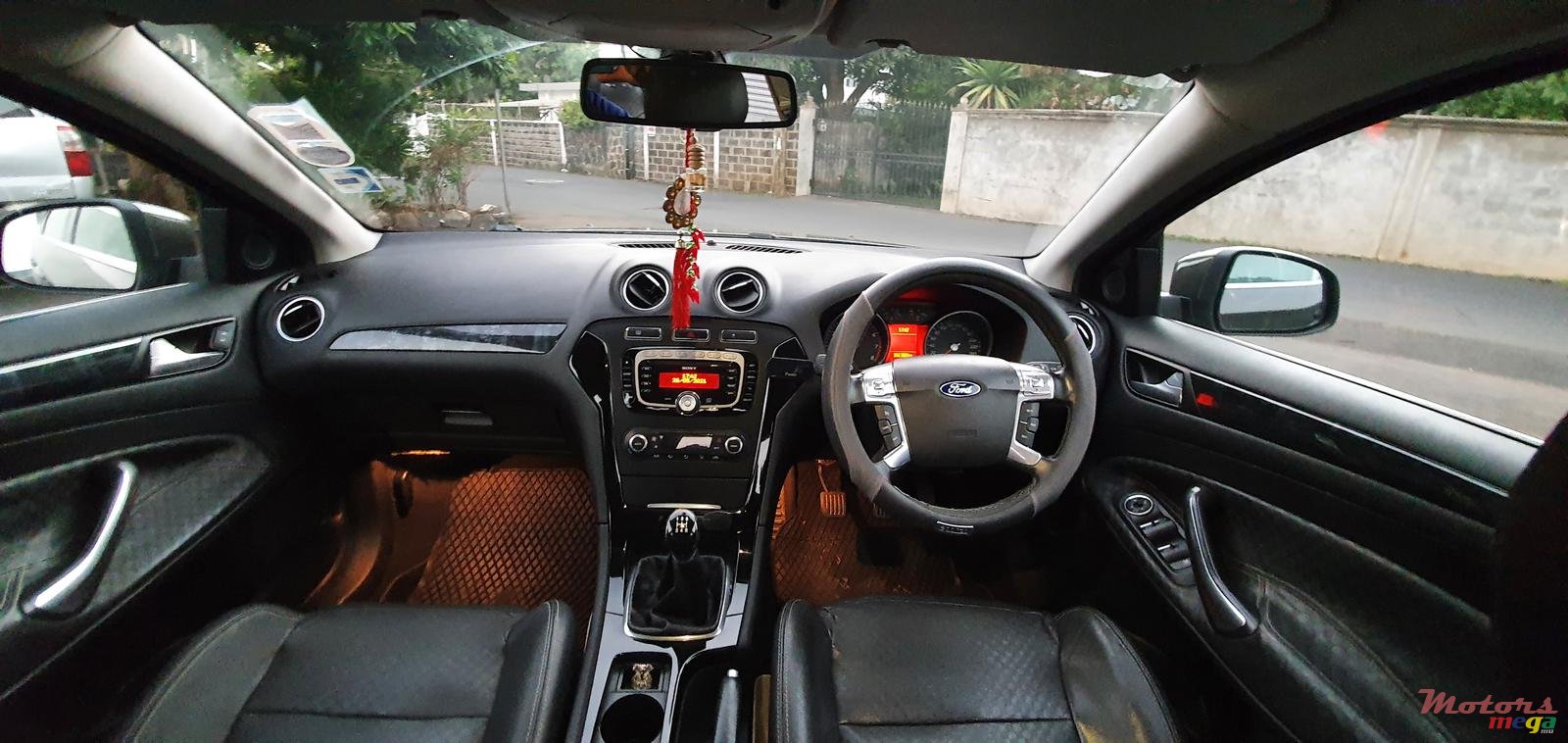 2011' Ford Mondeo photo #5