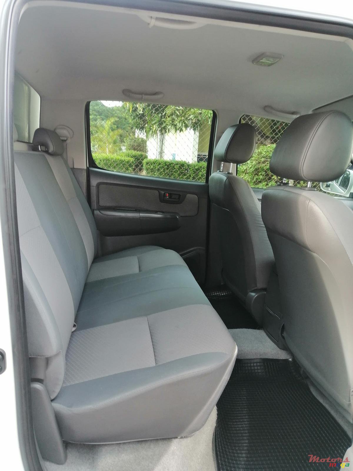 2015' Toyota Hilux photo #4