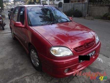 2001' Citroen Saxo photo #1