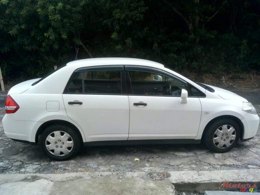 2010' Nissan Tiida None photo #6