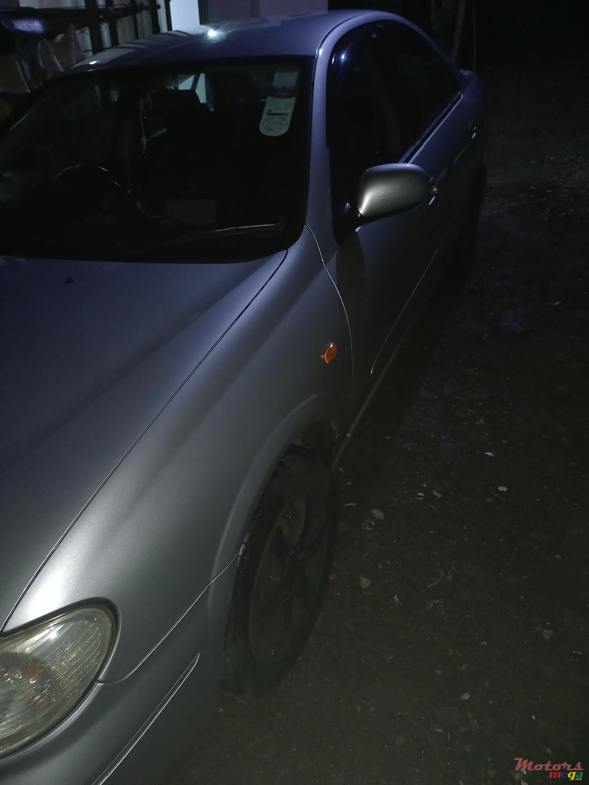 2005' Nissan Sunny photo #2